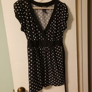 Black and white polka-dot short sleeve blouse